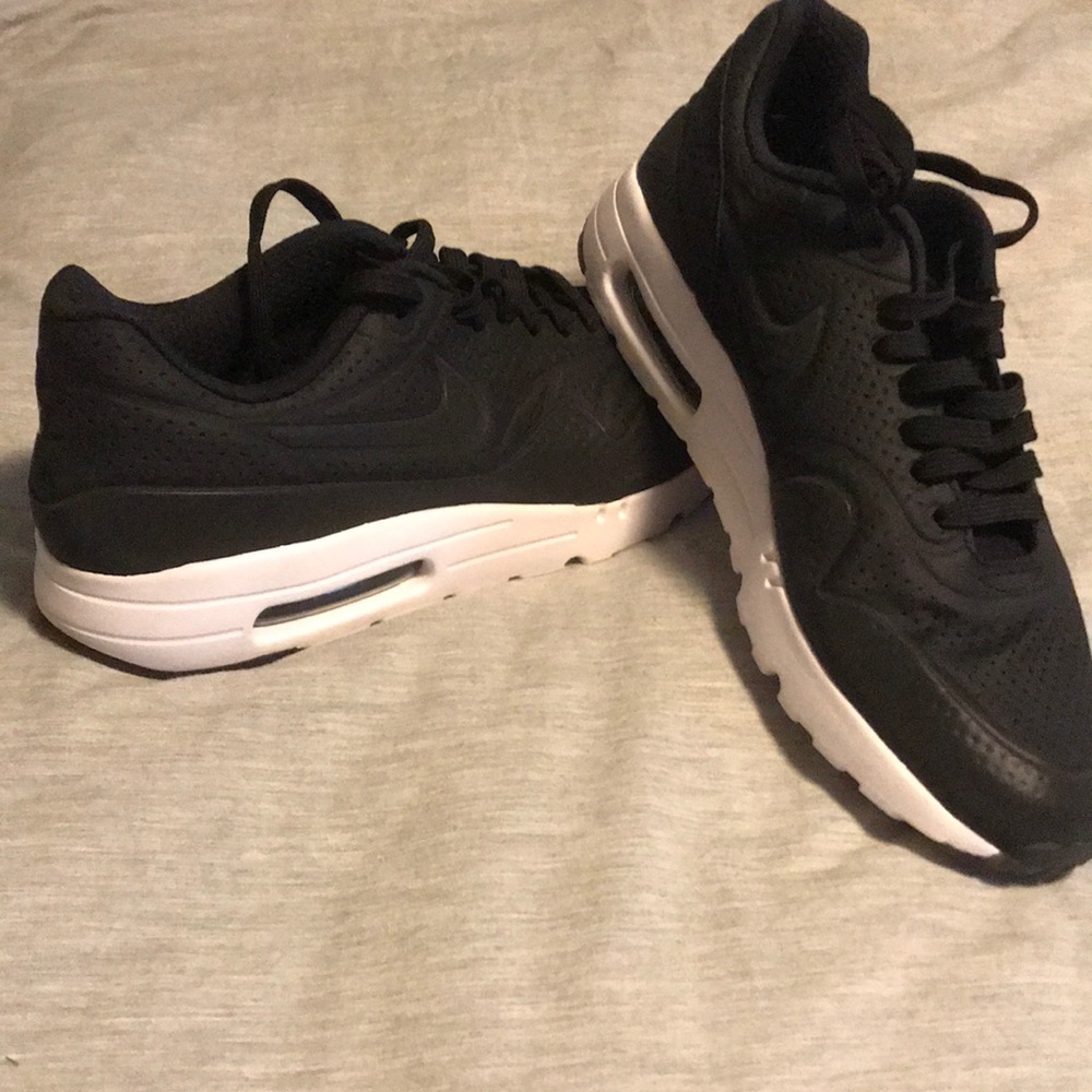 Nike Air black running shoes
